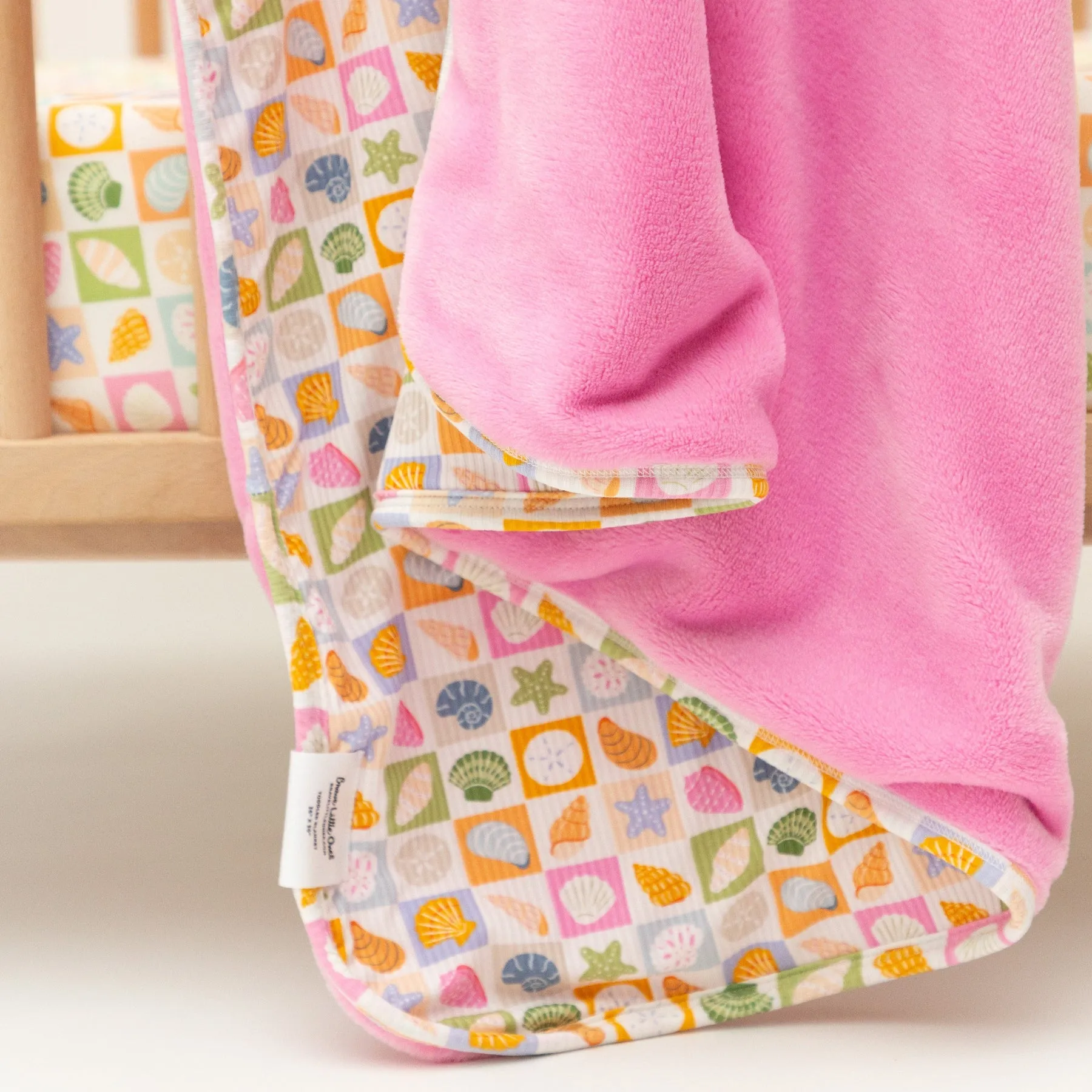 Checkered Seashells Small Ribbed Youth Blanket