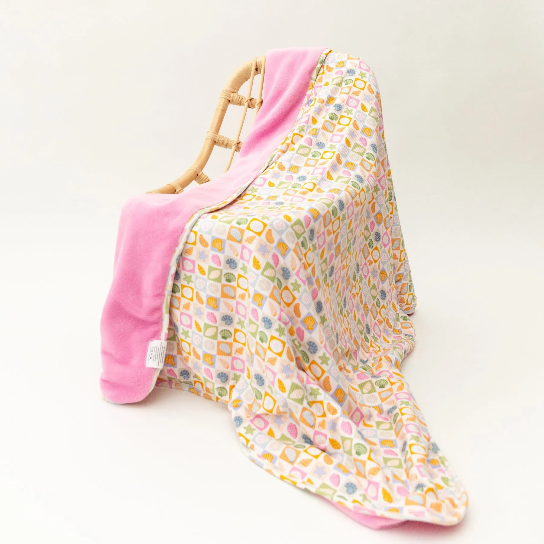 Checkered Seashells Small Ribbed Youth Blanket