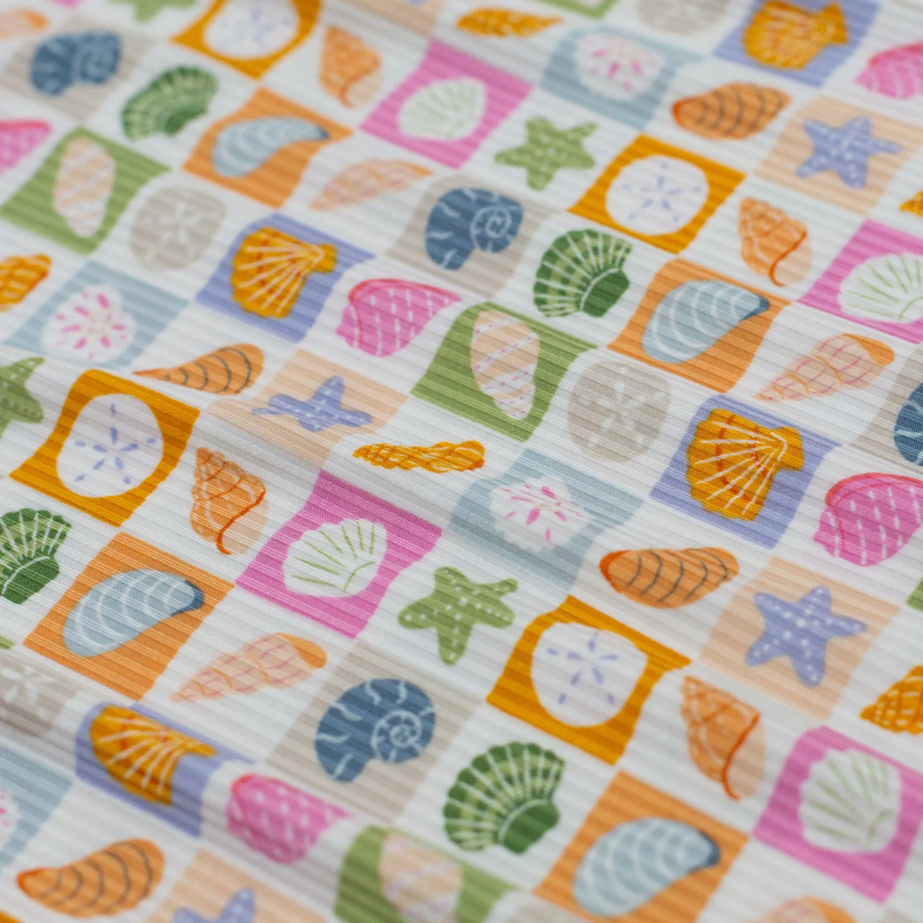 Checkered Seashells Small Ribbed Youth Blanket