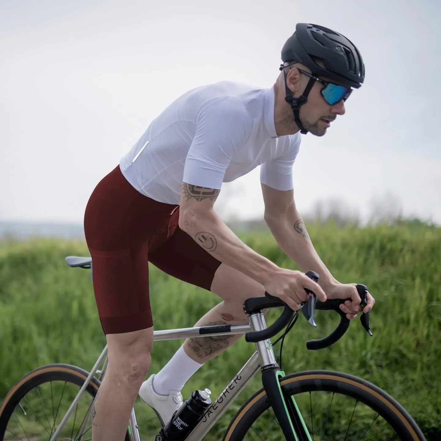 Logas Cycling Bib Shorts Men Cycling Shorts with Shoulder Straps Bike Biking Bibs with 4D Padding Breathable Quick-Dry