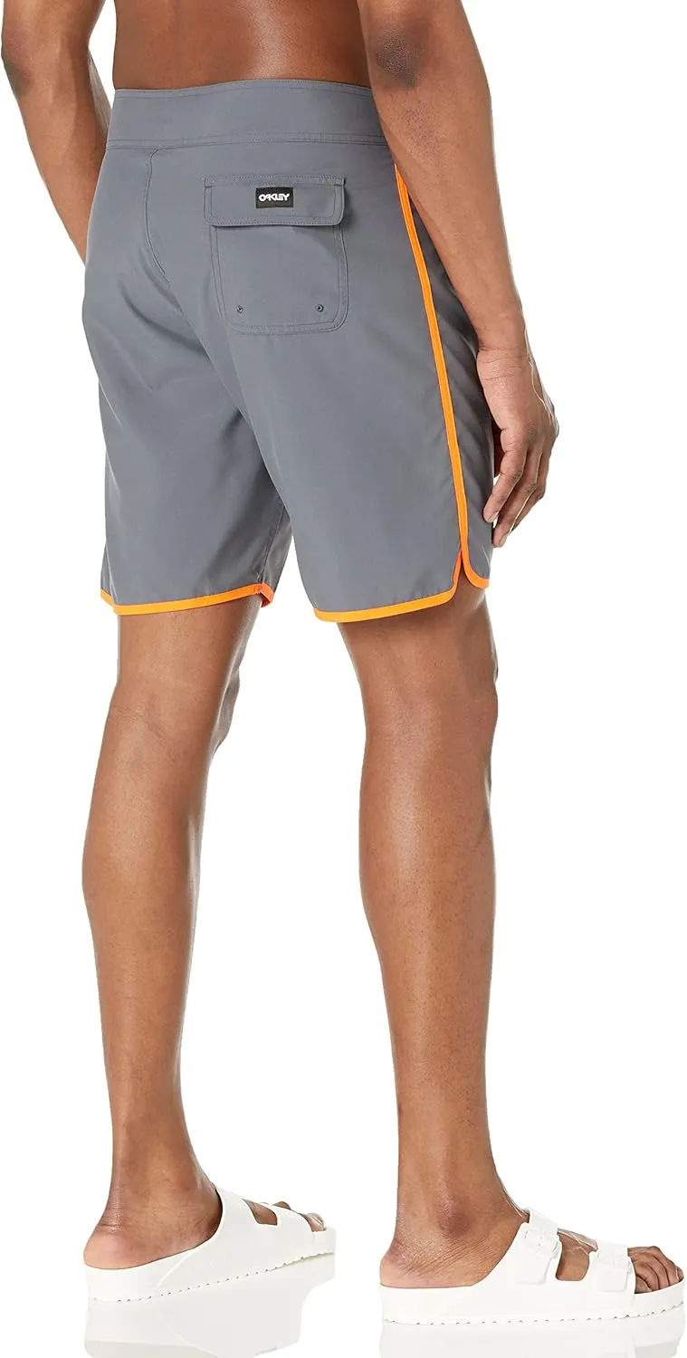 Oakley Men's Solid Crest 19 Boardshort