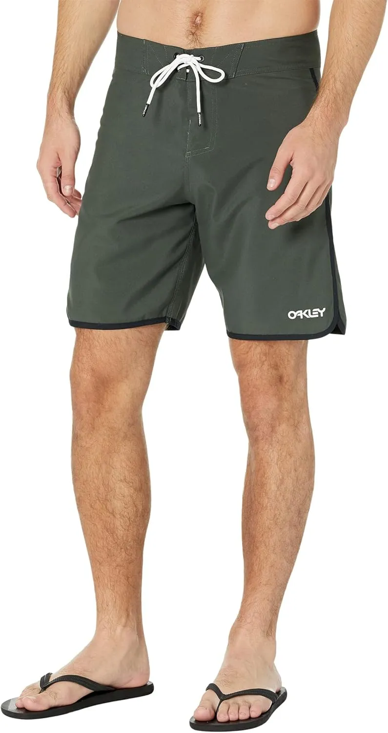 Oakley Men's Standard Solid Crest 19" Boardshort